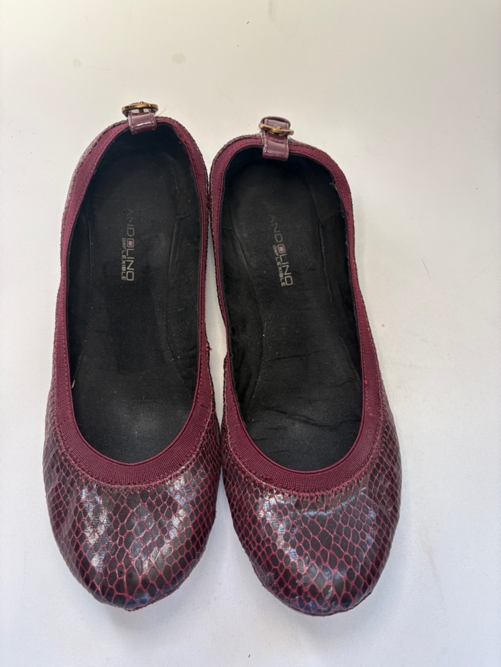 Bandolino‎ Soft Flexible Wine Snake-Print Ballet Flats with Buckle Accent Size 8